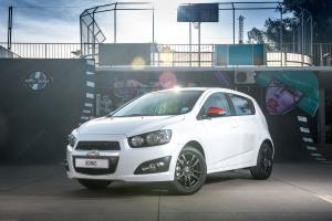 Chevrolet Sonic Black & White '2014